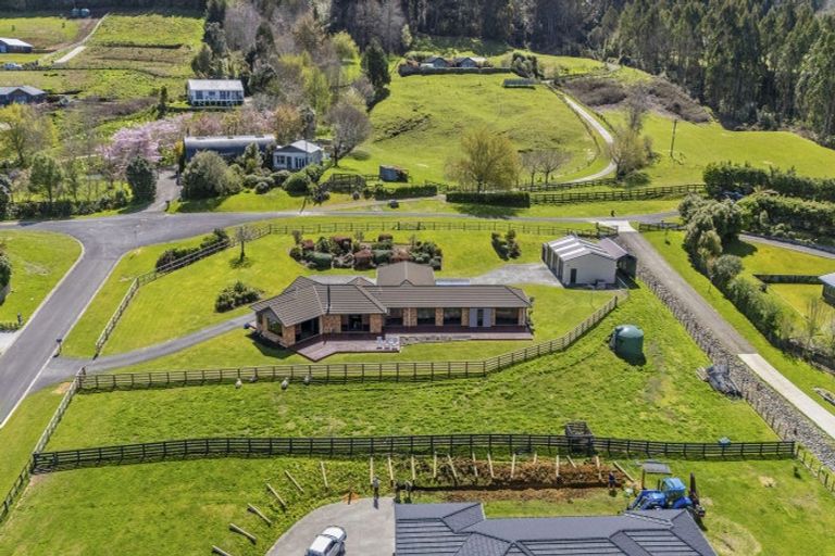 Photo of property in 4 Atkins Lane, Hamurana, Rotorua, 3097