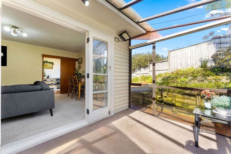 Photo of property in 1/11a Agincourt Street, Glenfield, Auckland, 0629