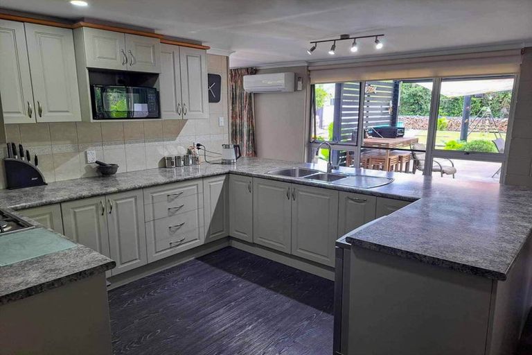 Photo of property in 513 Abel Tasman Drive, Clifton, Takaka, 7183