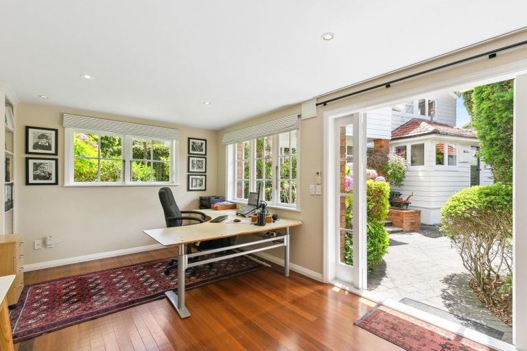 Photo of property in 22 Woodmancote Road, Khandallah, Wellington, 6035