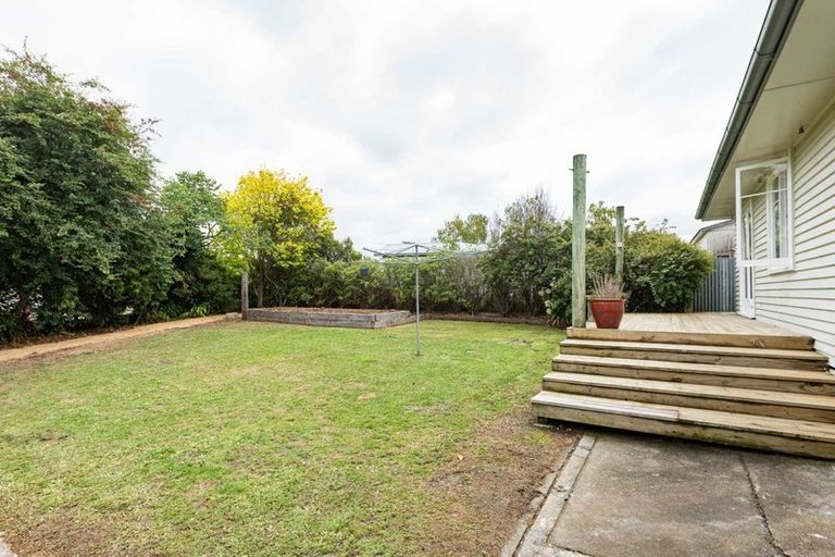 Photo of property in 1 Mcgreevy Street, Waipawa, 4210