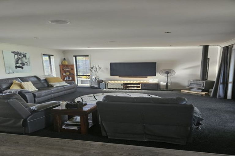 Photo of property in 39 Kendallvale Drive, Waiuku, 2123