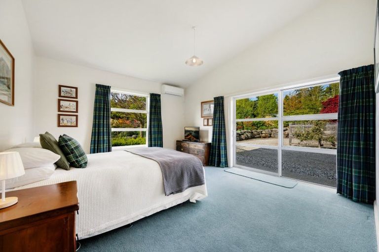 Photo of property in 302 Beacon Point Road, Wanaka, 9305