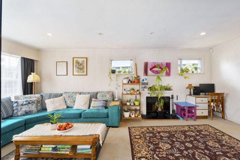 Photo of property in 58 Chorley Avenue, Massey, Auckland, 0614