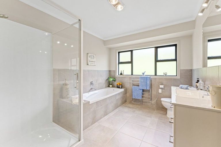 Photo of property in 16 Kaitawa Road, Pahiatua, 4981
