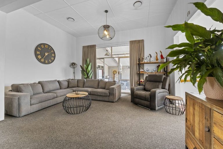 Photo of property in 18 Kawei Road, Ohawe, Hawera, 4671