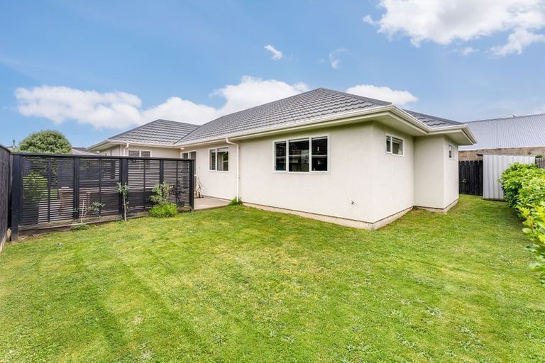 Photo of property in 57 Kapiti Crescent, Titahi Bay, Porirua, 5022