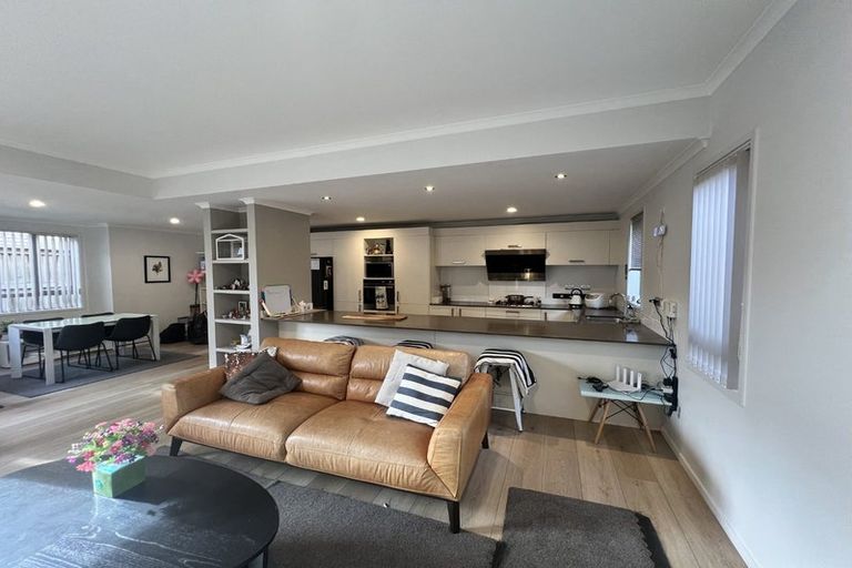 Photo of property in 83 Fields Parade, Oteha, Auckland, 0632