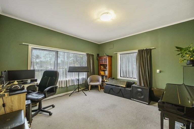 Photo of property in 13 Birdwood Avenue, Papatoetoe, Auckland, 2025