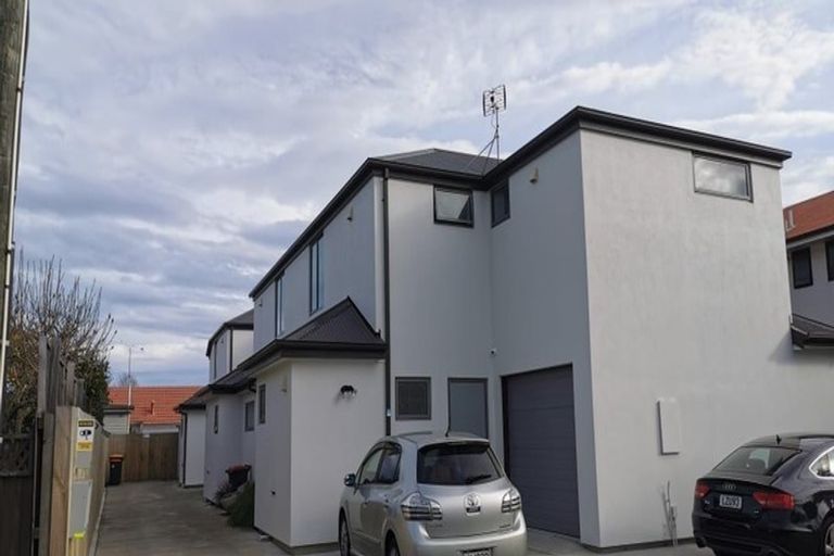 Photo of property in 2 Montana Avenue, Ilam, Christchurch, 8041