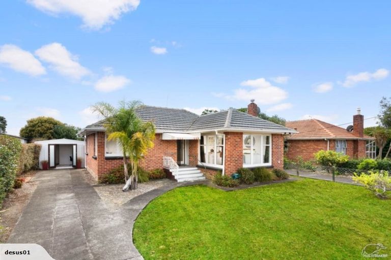 Photo of property in 10 Rixon Place, Te Atatu Peninsula, Auckland, 0610