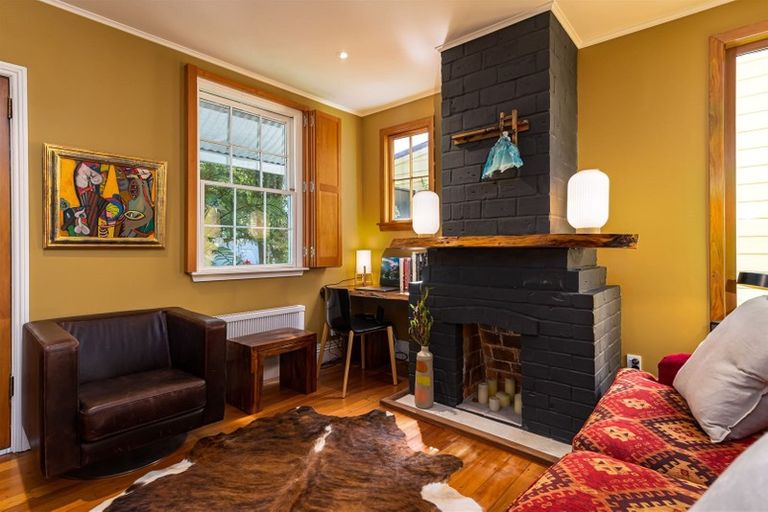 Photo of property in 404 Montreal Street, Christchurch Central, Christchurch, 8013