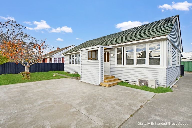 Photo of property in 16 Boyne Avenue, Northcote, Christchurch, 8052