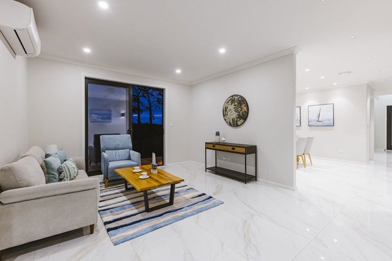 Photo of property in 28 Catalina Avenue, Rosehill, 2113