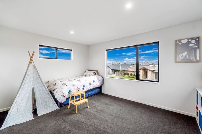 Photo of property in 19 Tangy Loch Lane, Broomfield, Christchurch, 8042