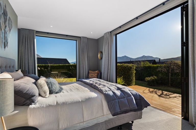 Photo of property in 8 Arran Lane, Jacks Point, Queenstown, 9371