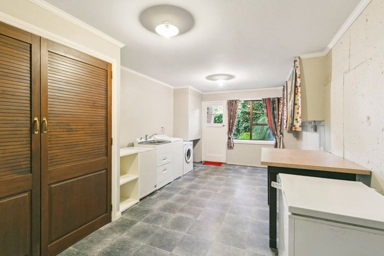 Photo of property in 10 Kate Way, Karori, Wellington, 6012