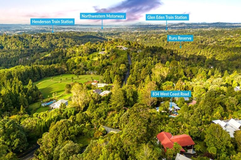 Photo of property in 834 West Coast Road, Waiatarua, Auckland, 0604
