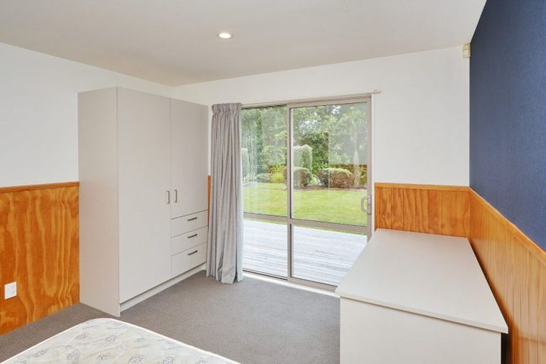 Photo of property in 17a Athol Terrace, Upper Riccarton, Christchurch, 8041