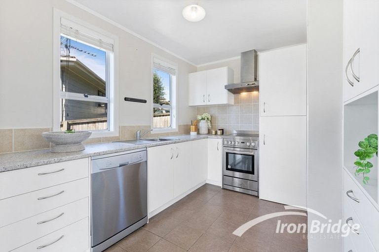 Photo of property in 64 Colwill Road, Massey, Auckland, 0614