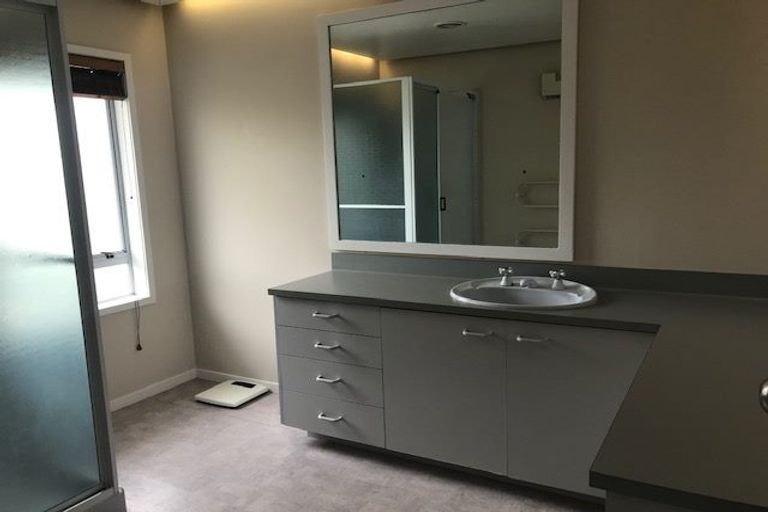 Photo of property in 59 The Esplanade, Eastern Beach, Auckland, 2012