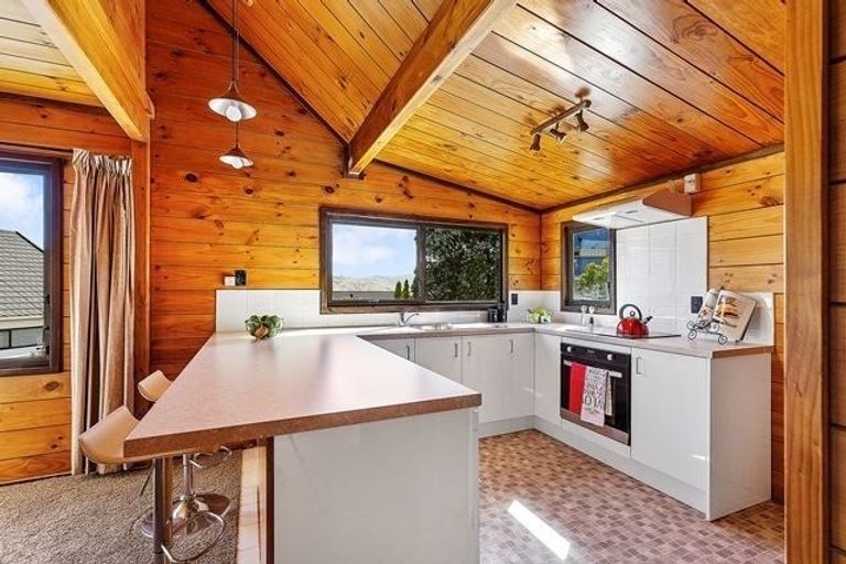 Photo of property in 24 Mercury Way, Whitby, Porirua, 5024