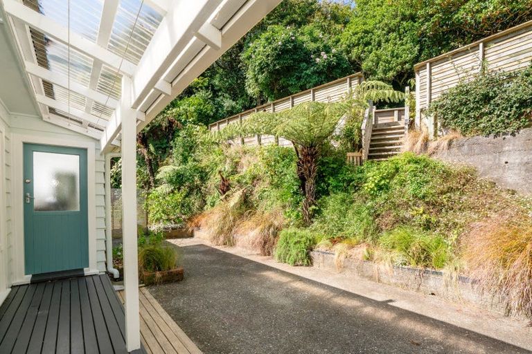 Photo of property in 104 Curtis Street, Northland, Wellington, 6012