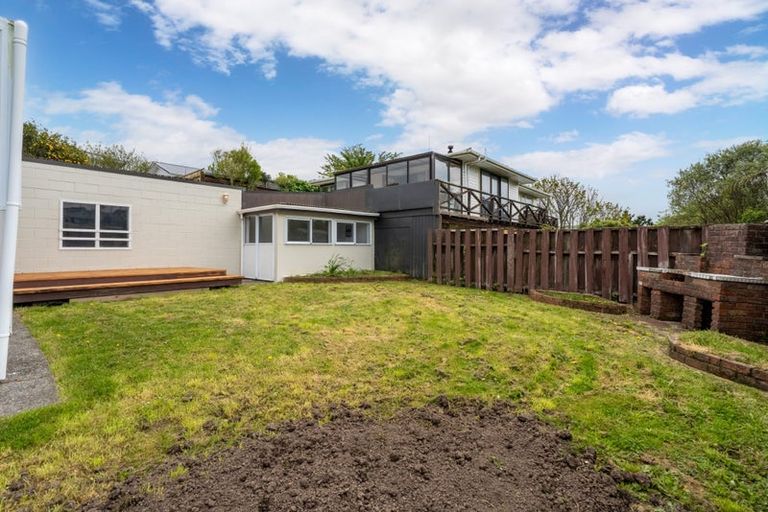 Photo of property in 31 Beazley Avenue, Paparangi, Wellington, 6037