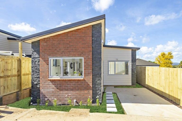 Photo of property in 49b Senator Drive, Manurewa, Auckland, 2105