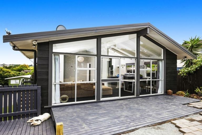 Photo of property in 39 Redwood Drive, Massey, Auckland, 0614