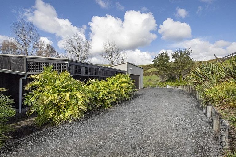 Photo of property in 8 Pineview Lane, Helensville, 0875
