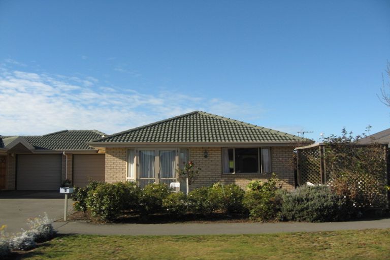 Photo of property in 1a Blue Gum Place, New Brighton, Christchurch, 8083
