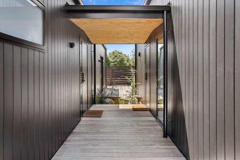 Photo of property in 12 Cleland Close, Wanaka, 9382