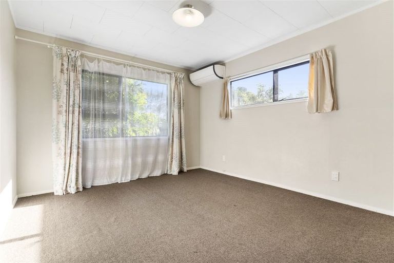 Photo of property in 41 Holmes Drive South, Massey, Auckland, 0614