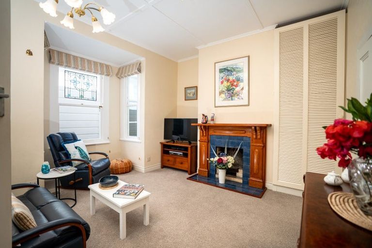 Photo of property in 13 West Road, Northland, Wellington, 6012