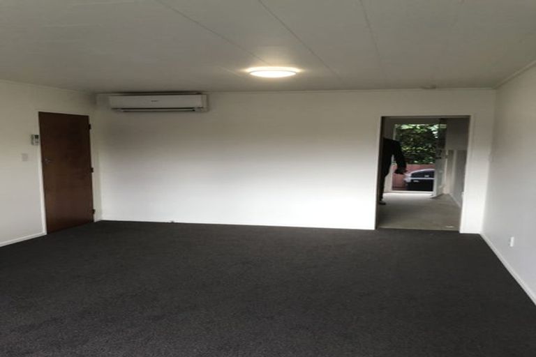 Photo of property in 210f4 Newlands Road, Newlands, Wellington, 6037