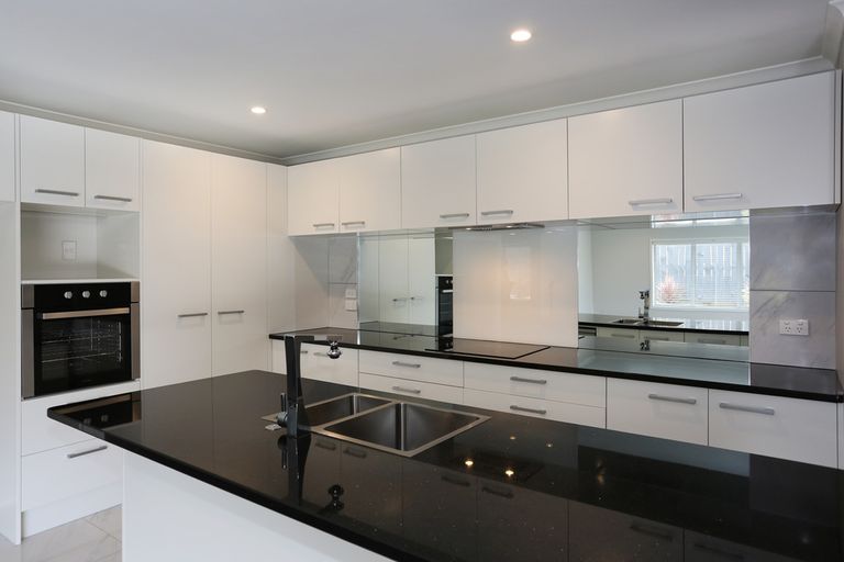 Photo of property in 3 Brian Cowley Place, Tuakau, 2121