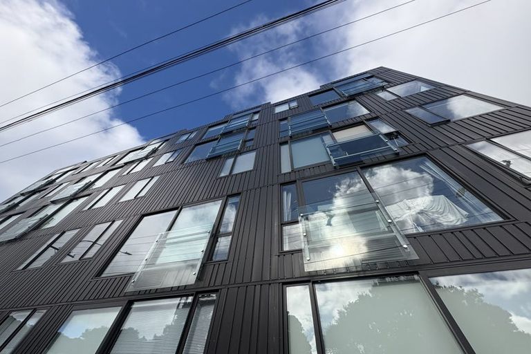 Photo of property in Nouvo Apartments, 3j/21 Rugby Street, Mount Cook, Wellington, 6021