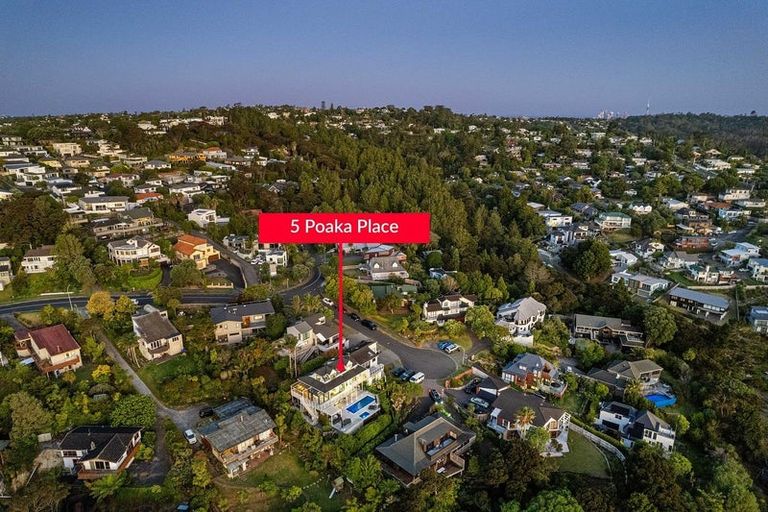 Photo of property in 5 Poaka Place, Beach Haven, Auckland, 0626