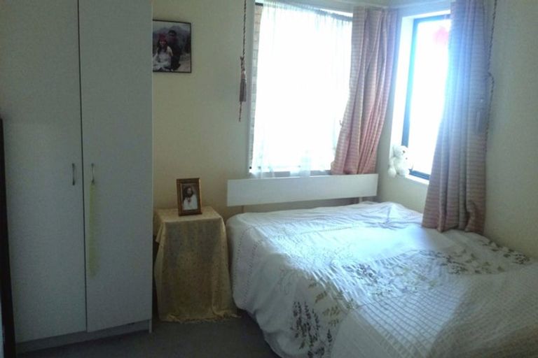 Photo of property in 17 Copplestone Place, New Lynn, Auckland, 0600