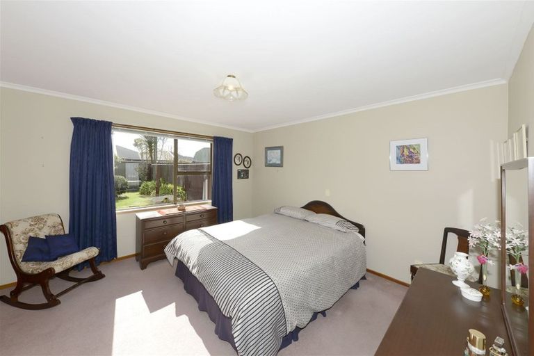 Photo of property in 15 Kamahi Place, Bishopdale, Christchurch, 8051
