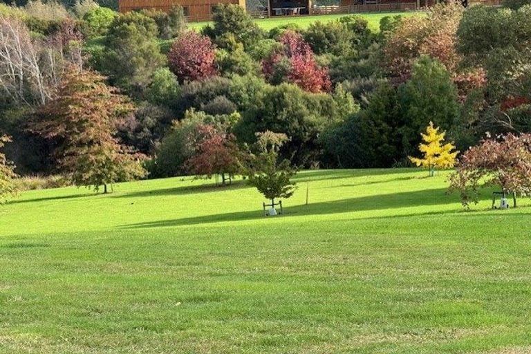 Photo of property in 77 Hartwell Drive, Kelvin Grove, Palmerston North, 4470