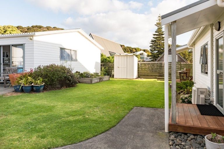 Photo of property in 15 Du Fresne Place, Russell, 0202