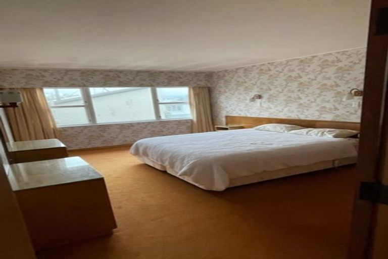 Photo of property in 15 Helen Street, Brooklyn, Wellington, 6021