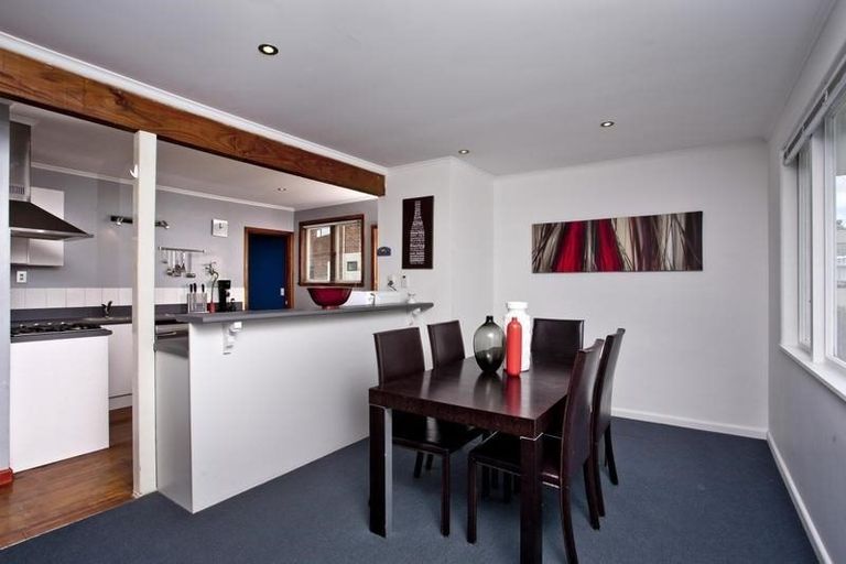 Photo of property in 37 Huka Road, Birkenhead, Auckland, 0626
