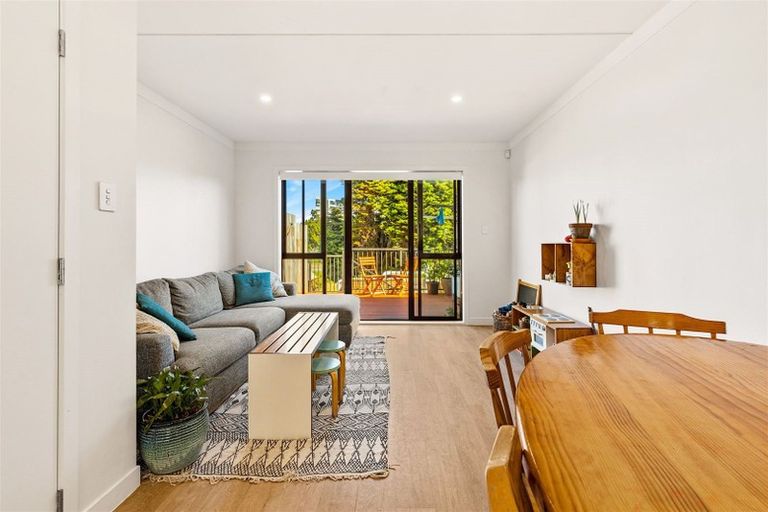 Photo of property in 4/2 Brandon Road, Glen Eden, Auckland, 0602