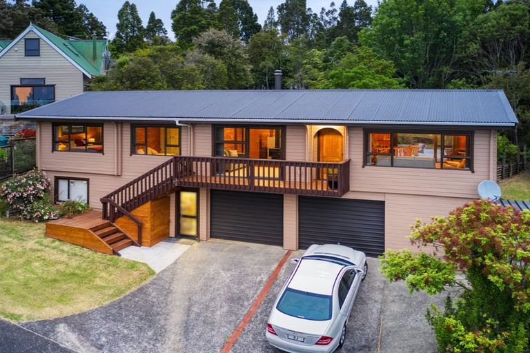 Photo of property in 98 Daffodil Street, Titirangi, Auckland, 0604