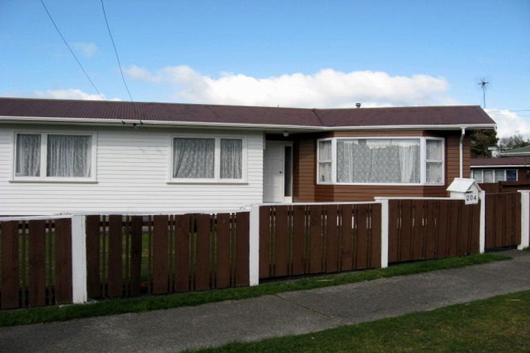 Photo of property in 204 Wellington Road, Wainuiomata, Lower Hutt, 5014