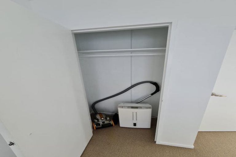 Photo of property in 17f6 Wrights Hill Road, Karori, Wellington, 6012