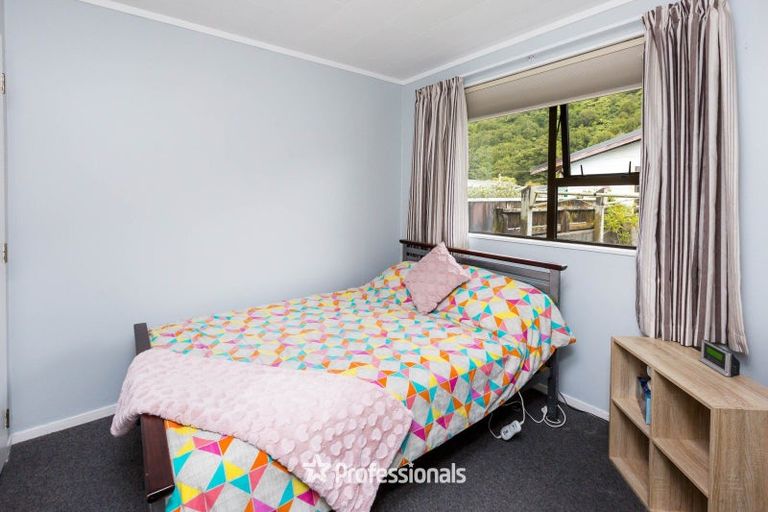 Photo of property in 6f2- Gemstone Drive, Birchville, Upper Hutt, 5018